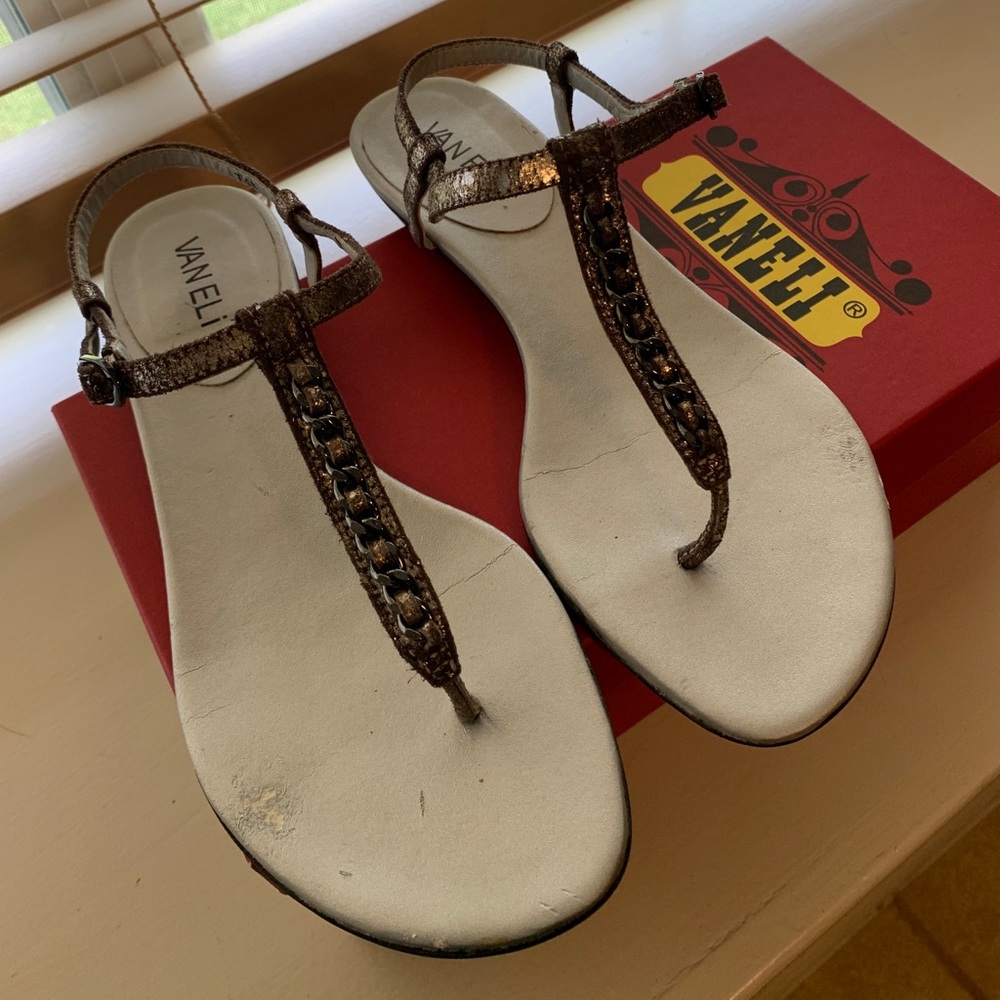 Vaneli Sandals(Thongs)Metallic Bronze w/Chain Link